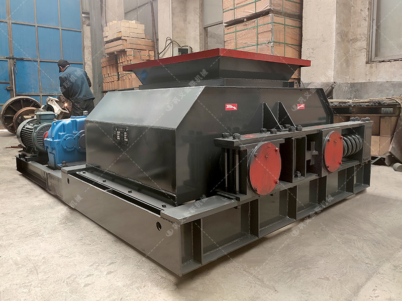 2PGC600X900雙齒輥破碎機發(fā)往青海破鎳礦