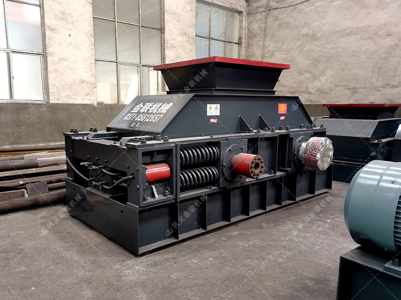 2PG1208大型對輥破碎機發(fā)往湖北