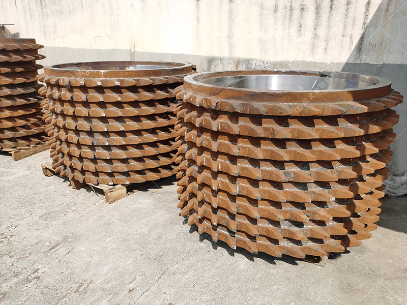 狼牙破碎機(jī)是什么設(shè)備？在哪些行業(yè)中有廣泛應(yīng)用？